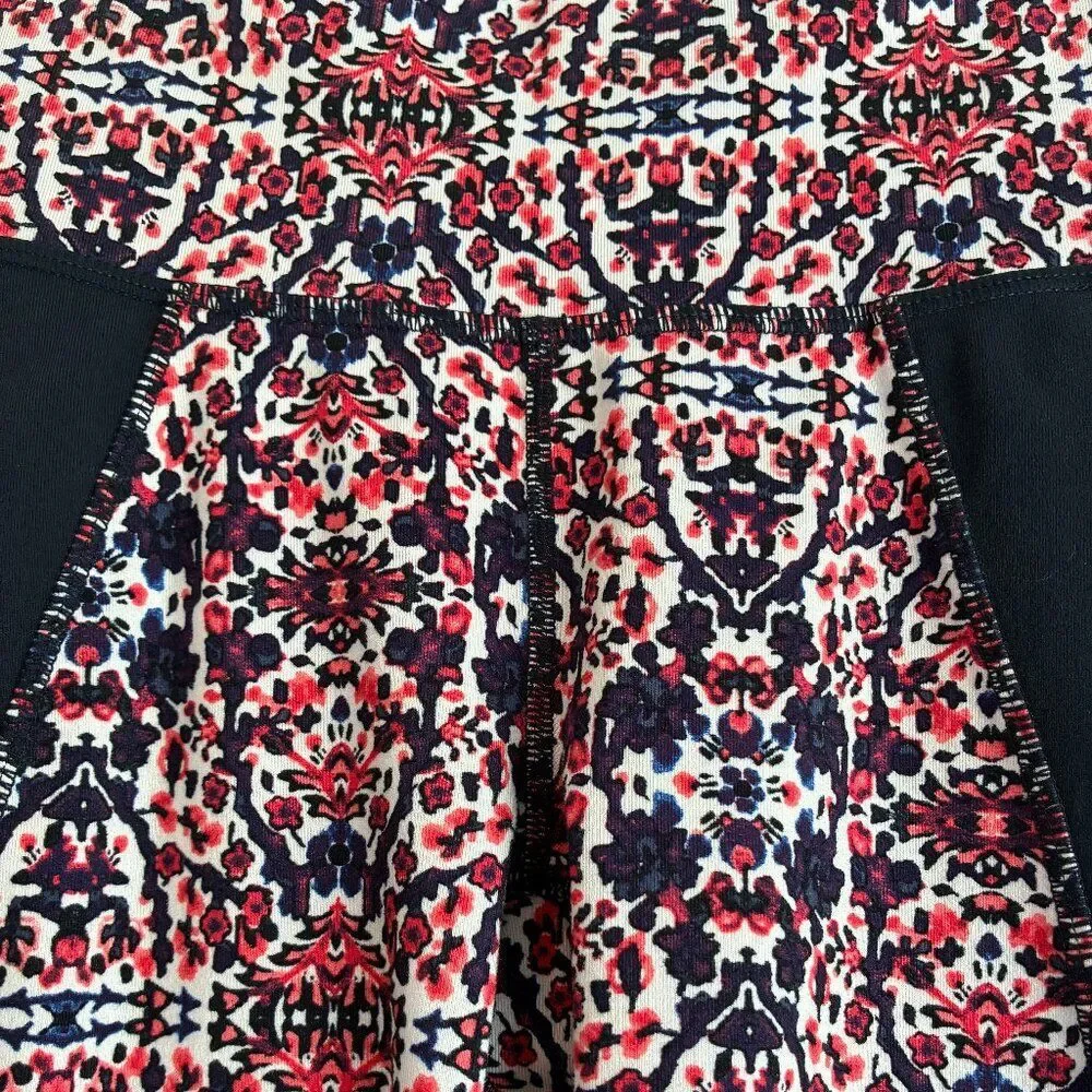 Athleta Leggings Women's XS Navy & Coral Floral Athletic Capris Activewear